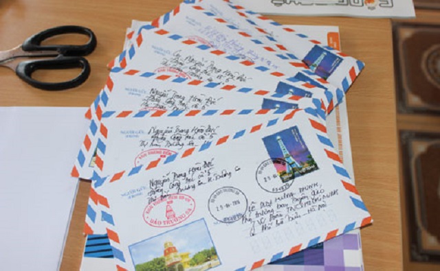 bì thư có dán tem